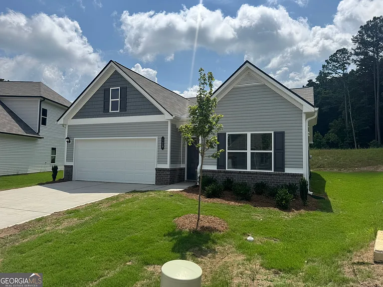129 Sycamore Ln — Photo 3