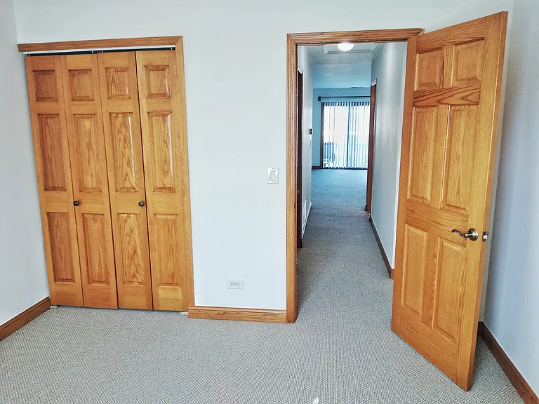 220 Oak Knoll Ct #B2 — Photo 9