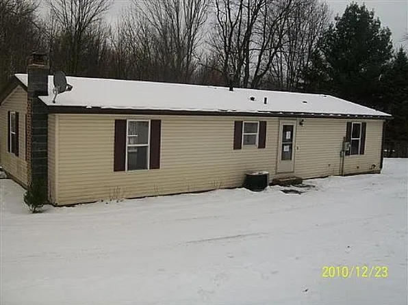 6785 W Crane Rd, Middleville, MI 49333