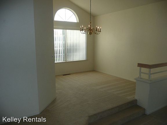 5th image of 306 Whitehorn Ct