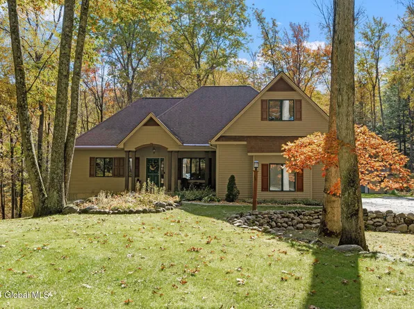 65 Hall Road, Queensbury, NY 12804