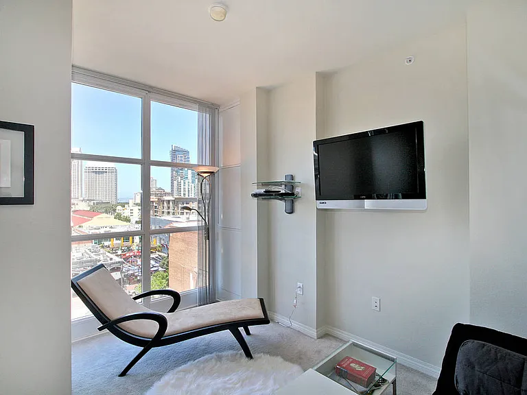 530 K St #618 — Photo 17