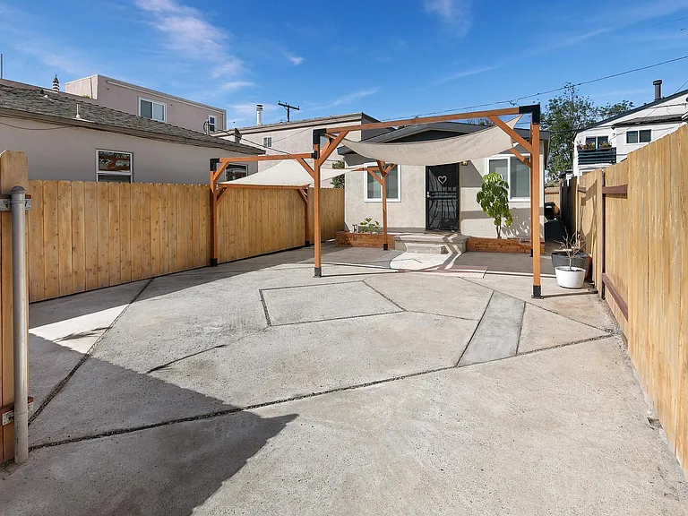 3970 Lamont St — Photo 8