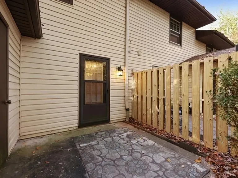 113 Turnwood Ln — Photo 10