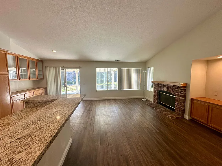 240 Sierra Madre Way — Photo 13