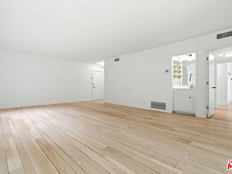 11970 Montana Ave #104 — Photo 14