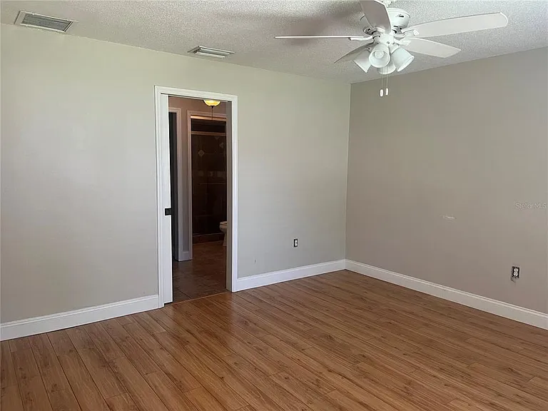 3101 Village Ln — Photo 15