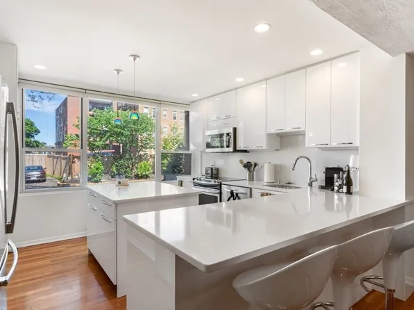 139 Perkins St Townhouse 139, Jamaica Plain, MA 02130