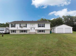 114 Meadowlark Ln, Greentown, PA 18426