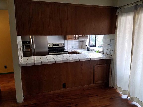 5th image of 222 Race St