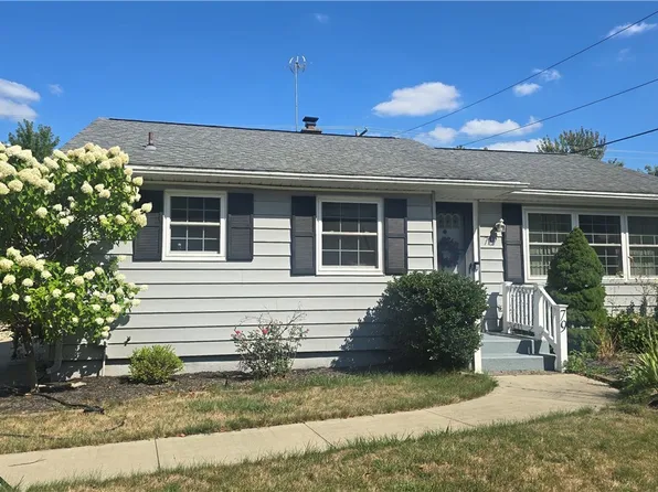 79 Rosemont Dr, Amherst, NY 14226