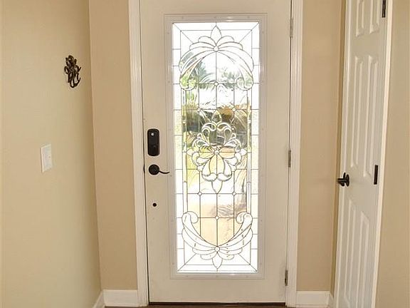 2nd image of 3364 Laurel Dr
