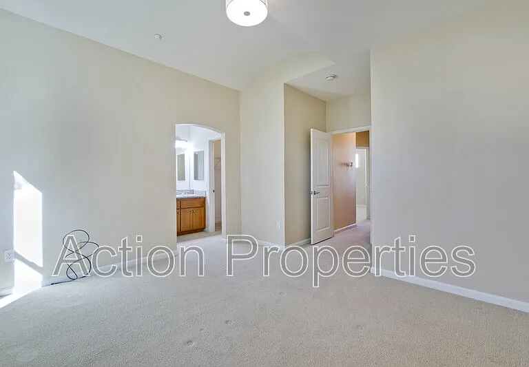 169 Bel Air Ct — Photo 10