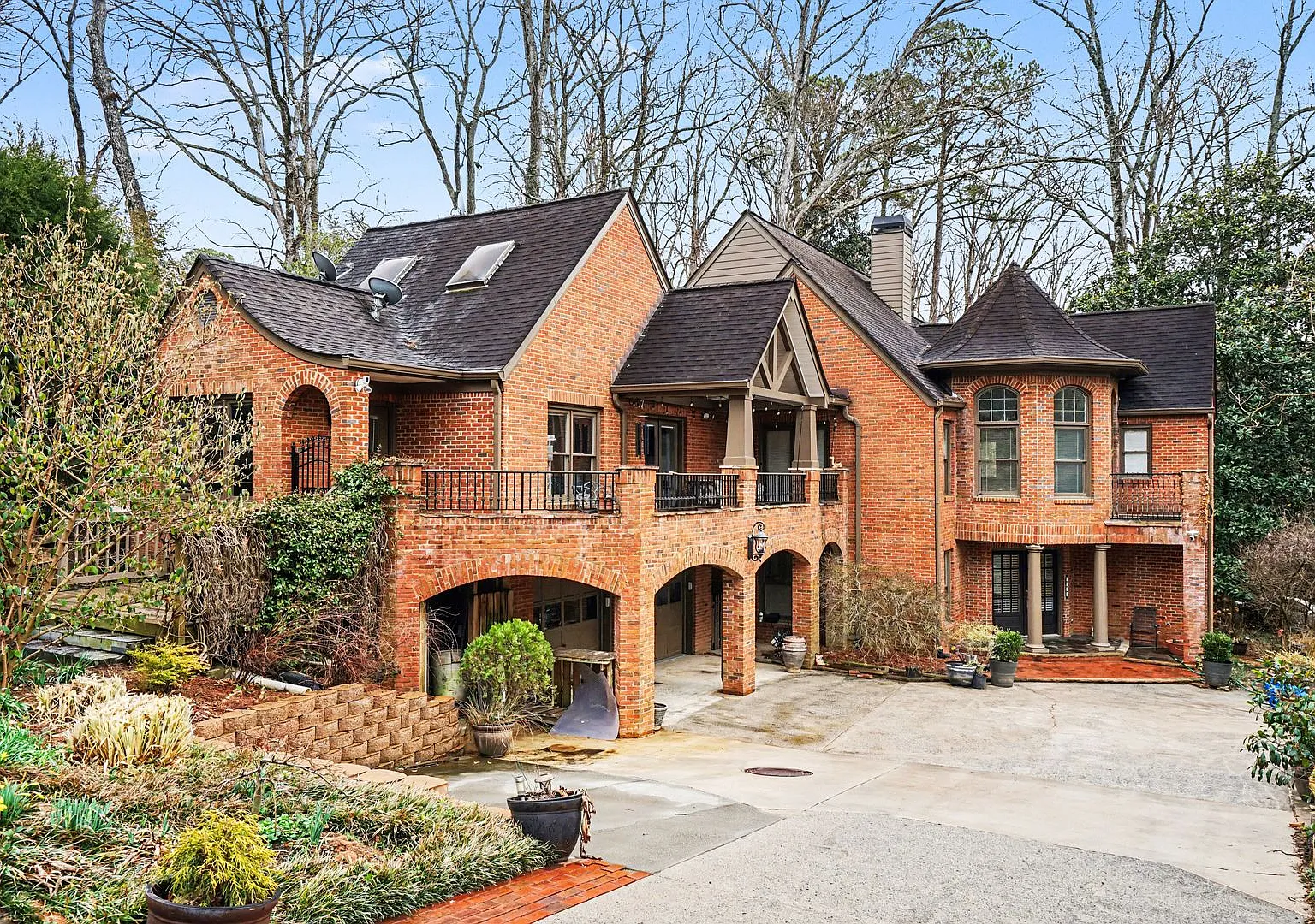 4 Bedroom, 3 Bath in the heart of Emory, CDC corridor — Photo 1