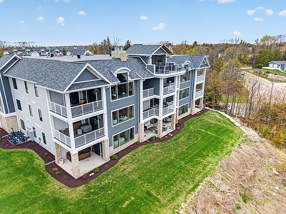 4th image of 10609 Shore View Pl Unit 402