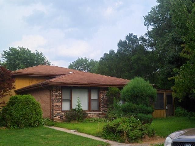 1st image of 14135 S Bensley Ave