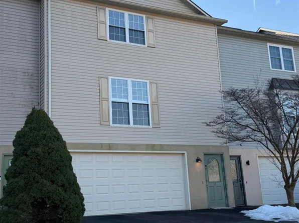 27 Clear Spring Dr, Morgantown, WV 26508