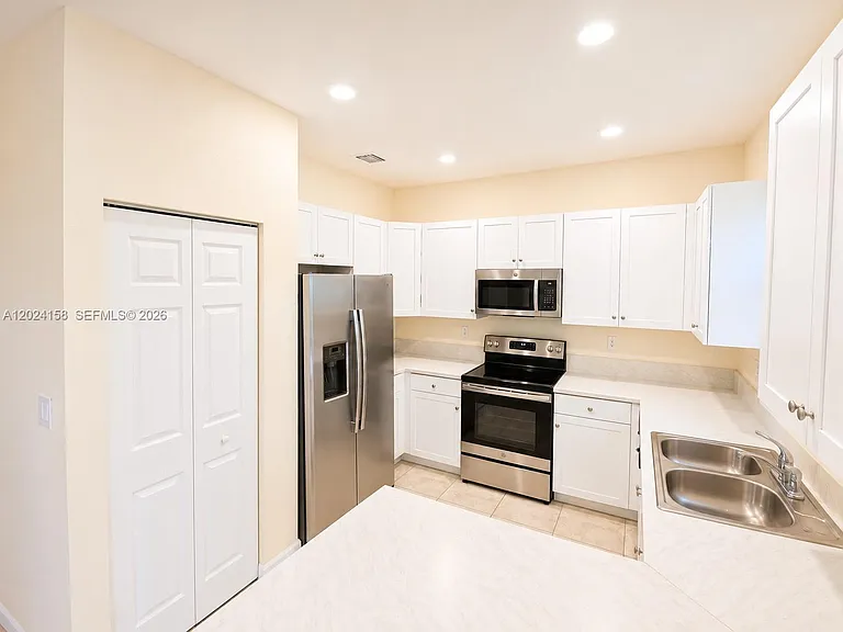 3354 SE 2nd Ct — Photo 8