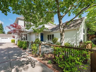 699 Grove Street, Healdsburg, CA, 95448