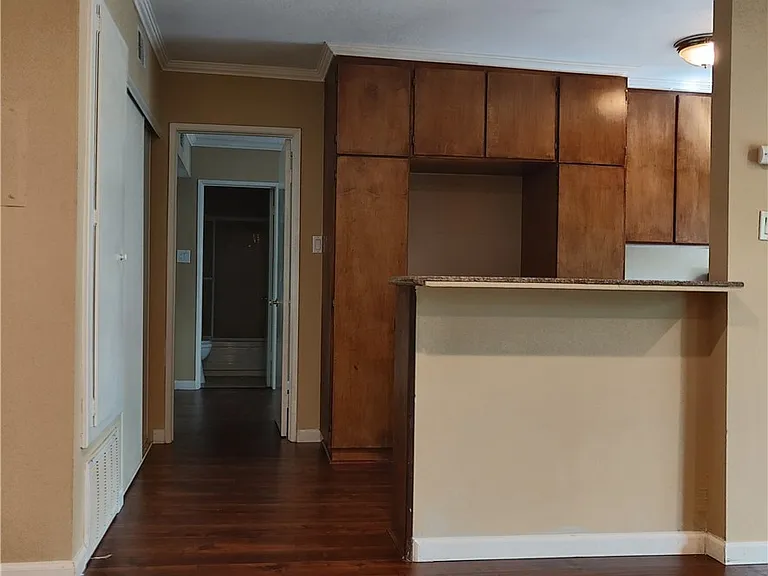 400 N Acacia Ave — Photo 16