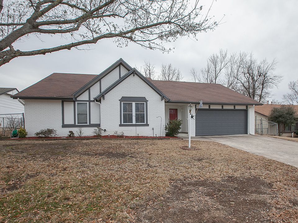 Very well maintained single story home