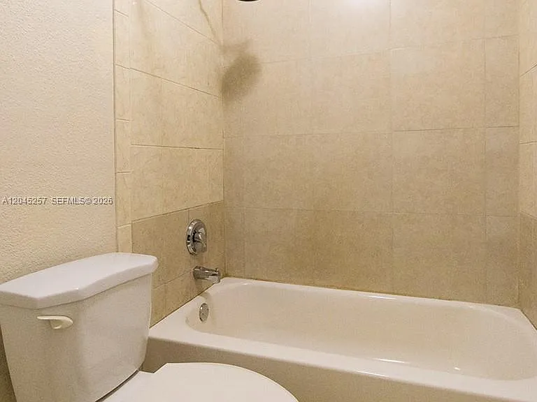 4648 NW 9th Dr #4648 — Photo 18