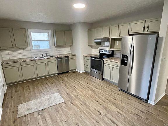4th image of 1106 W Tennessee St