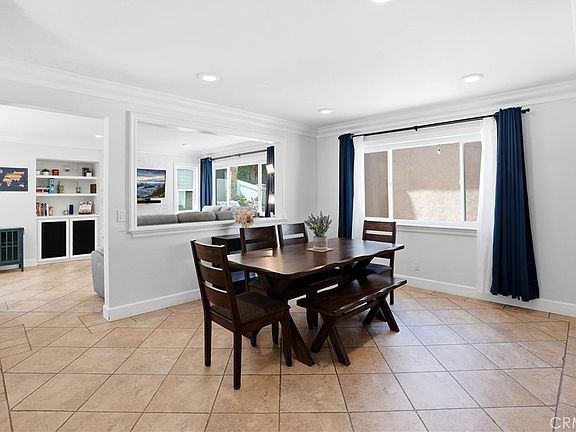 3rd image of 981 Acorn Ln