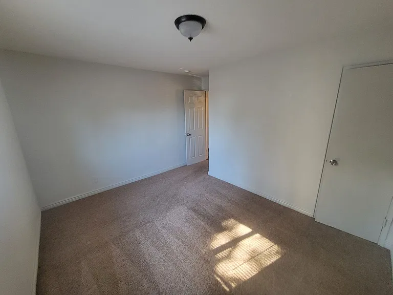 982 S Sheridan Blvd — Photo 25