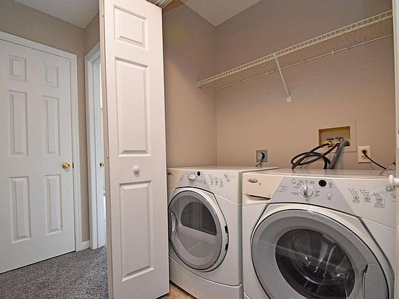 5th image of 1921 Chaucer Dr #1921