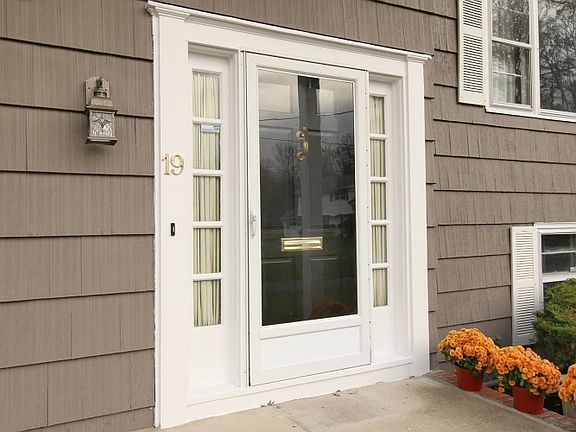 3rd image of 19 Northfield Ct