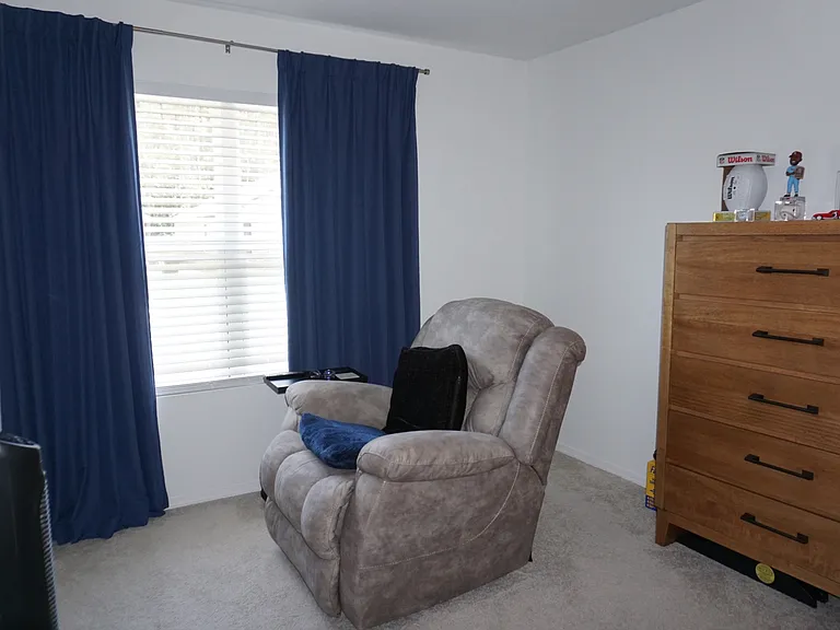 1487 Meadows Dr — Photo 29