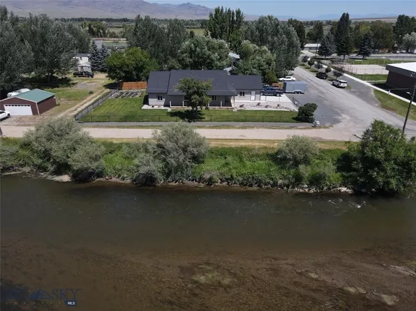 301 Wray St, Twin Bridges, MT 59754