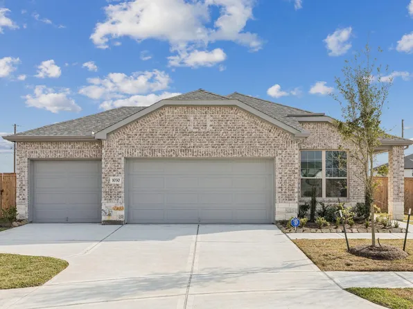 1030 S Oakhurst Dr, Dayton, TX 77535