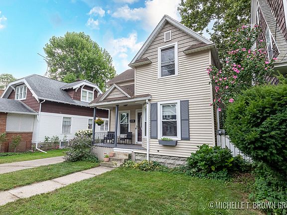 2nd image of 842 Arianna St NW