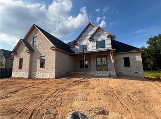958 Medinah Dr, Winston Salem, NC 27107