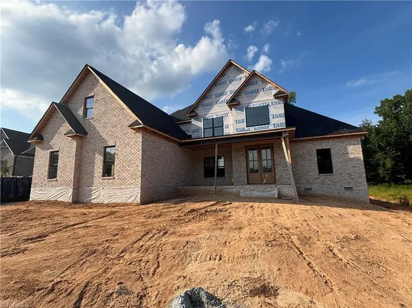 958 Medinah Dr, Winston Salem, NC 27107