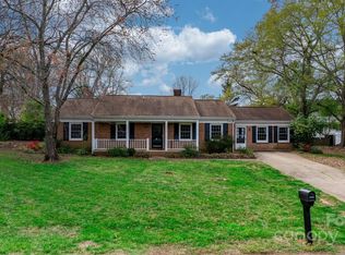 2046 37th Ave NE, Hickory, NC 28601