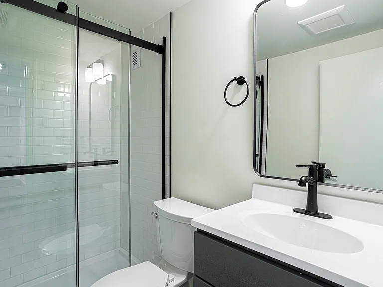 Madison Street Residences — Photo 11