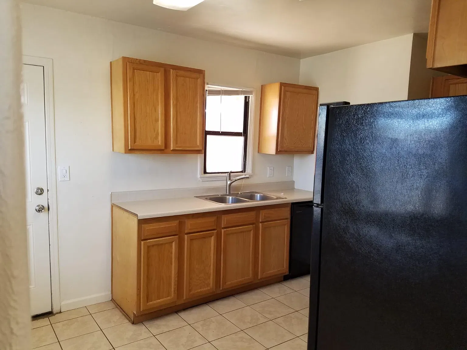 2 bed, 750 sqft, $1,400 — Photo 4