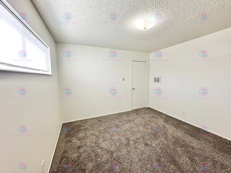 929 Willow St — Photo 33
