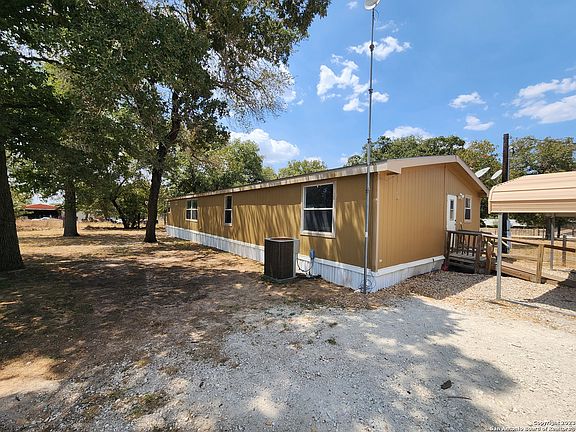 4th image of 219 Flores Oaks Dr