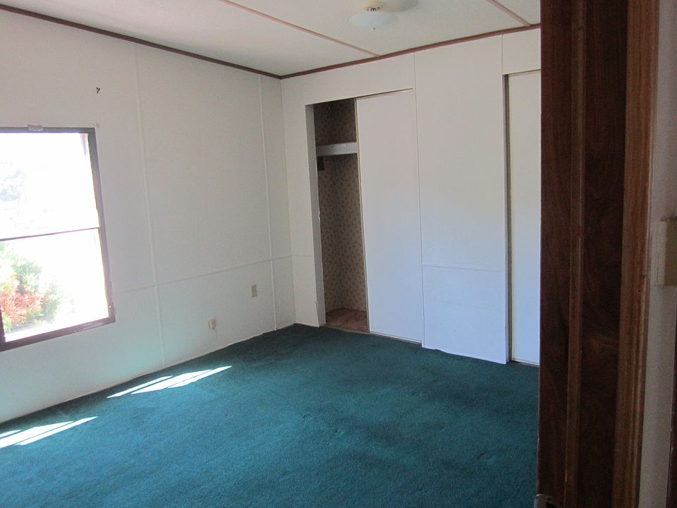 2nd image of 18 Emerald Ridge Rd