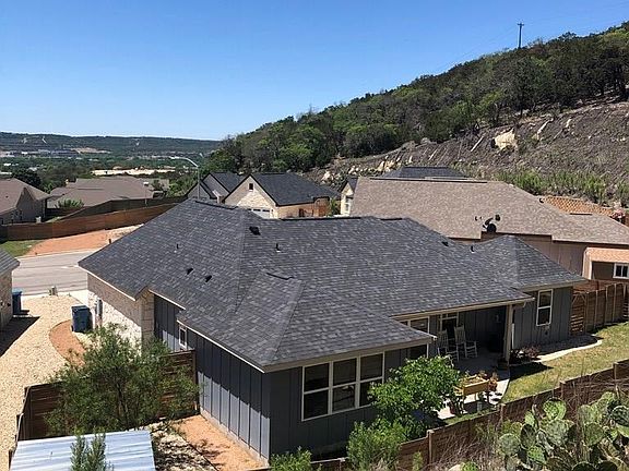 4th image of 300 Holdsworth Dr