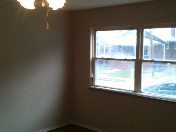 4th image of 4813 Hamburg Ave