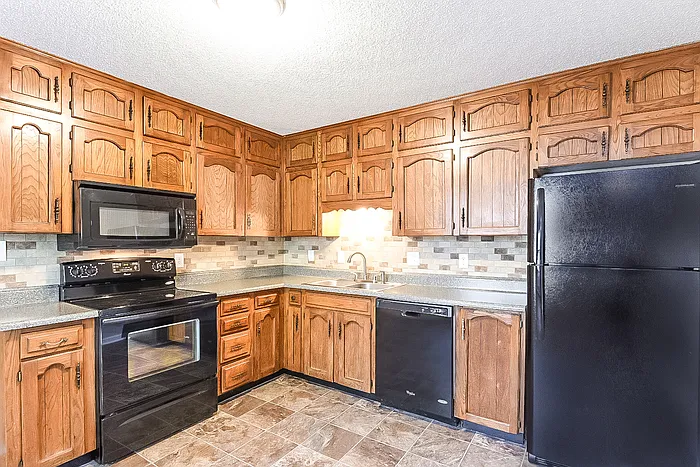 907 N Choctaw Ave — Photo 3