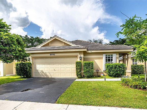 3rd image of 9041 Lake Park Cir N