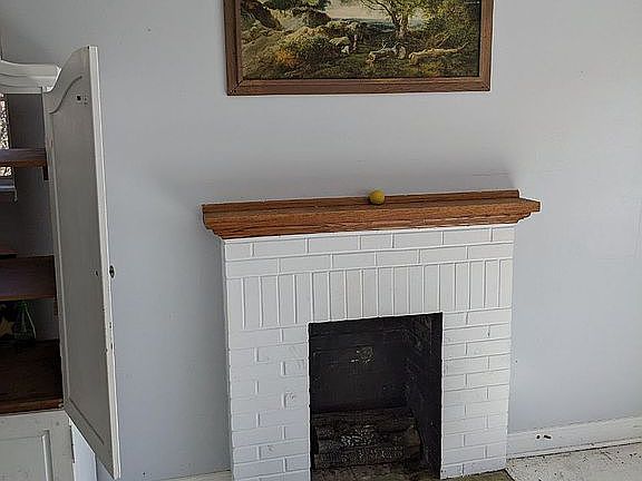 2nd image of 109 Lake Shore Dr