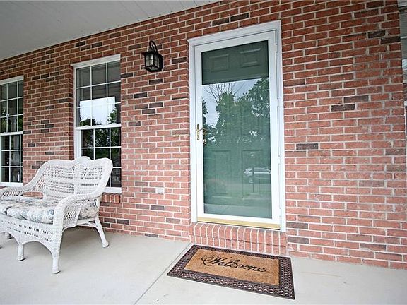 2nd image of 117 Woodcrest Pl