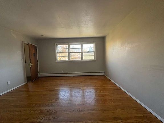4th image of 33 Allen Pl #5A